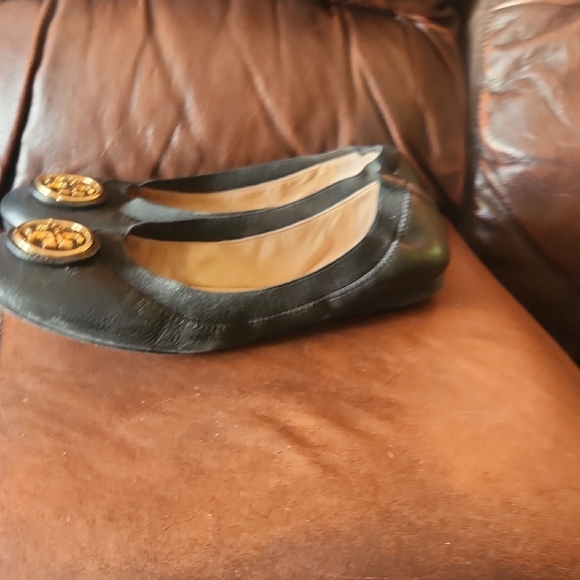 Tory Burch Black Leather Flats with Gold Logo - Picture 7 of 8